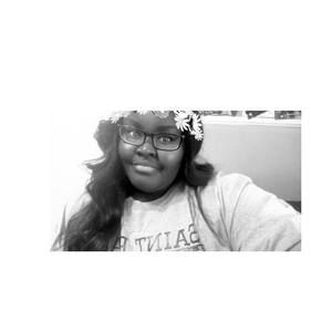 Meet your Posher, Larissa